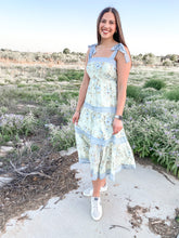 Load image into Gallery viewer, The Hilton Head Dress