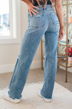 Load image into Gallery viewer, Rose High Rise 90's Straight Jeans in Light Wash