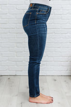 Load image into Gallery viewer, Reba Hi-Rise Clean Relaxed Fit Jeans