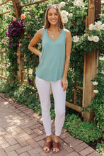 Load image into Gallery viewer, Aquatic Dreams Tank