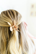 Load image into Gallery viewer, Daisy Claw in Taupe