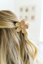 Load image into Gallery viewer, Daisy Claw in Taupe