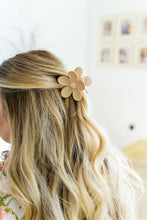 Load image into Gallery viewer, Daisy Claw in Taupe