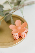 Load image into Gallery viewer, Daisy Claw in Coral