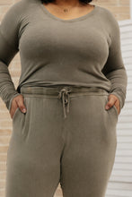 Load image into Gallery viewer, Essential Lounge Joggers in Mineral Wash Olive