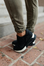 Load image into Gallery viewer, Essential Lounge Joggers in Mineral Wash Olive