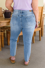 Load image into Gallery viewer, Florence High Waist Destroyed Boyfriend Jeans