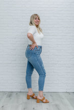 Load image into Gallery viewer, High-Wasted Tummy Control Skinny Jeans