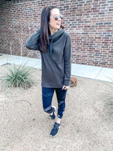 Load image into Gallery viewer, The Charlie Camo Capri