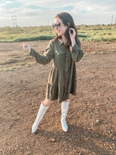 Load image into Gallery viewer, The Aspen Tiered Button Up Dress In Forest