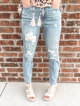 Load image into Gallery viewer, Florence High Waist Destroyed Boyfriend Jeans
