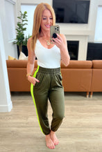 Load image into Gallery viewer, Can’t Miss Me Joggers