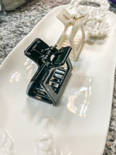 Load image into Gallery viewer, Squared Off Clip