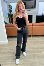 Load image into Gallery viewer, Susannah High Rise Rigid Magic 90's Distressed Straight Jeans in Black