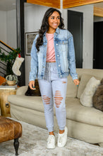 Load image into Gallery viewer, Kick Back Distressed Joggers in Heather Gray