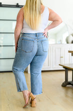 Load image into Gallery viewer, Maddox Mid Rise Straight Crop Jeans