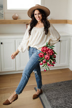 Load image into Gallery viewer, Midrise Destructed Hem Slim Fit