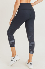 Load image into Gallery viewer, The Charlie Camo Capri
