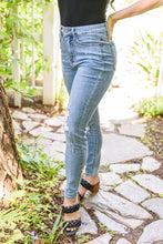 Load image into Gallery viewer, High-Wasted Tummy Control Skinny Jeans