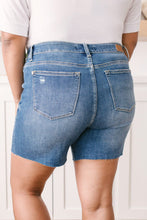 Load image into Gallery viewer, Straight Edge Dark Wash Shorts