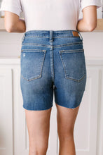 Load image into Gallery viewer, Straight Edge Dark Wash Shorts