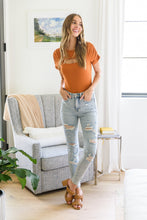 Load image into Gallery viewer, Tia Destroyed Tummy Control Skinny