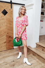 Load image into Gallery viewer, Vintage Daisies Dress In Pink