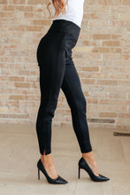 Load image into Gallery viewer, Magic Ankle Crop Skinny Pants in Black
