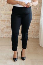 Load image into Gallery viewer, Magic Ankle Crop Skinny Pants in Black