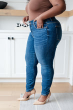 Load image into Gallery viewer, Maxine Mid-Rise Skinny Jeans
