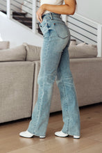 Load image into Gallery viewer, Miranda High Rise Plaid Cuff Vintage Straight Jeans
