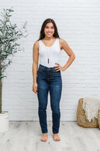 Load image into Gallery viewer, Reba Hi-Rise Clean Relaxed Fit Jeans
