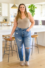 Load image into Gallery viewer, Ashley Hi-Waist Destroyed Boyfriend Jeans
