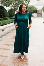 Load image into Gallery viewer, Bri Maxi Dress in Hunter Green
