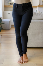 Load image into Gallery viewer, Dakotah Hyperstretch Skinny Jeans
