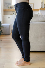 Load image into Gallery viewer, Dakotah Hyperstretch Skinny Jeans
