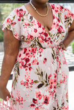 Load image into Gallery viewer, Endless Floral Maxi Dress
