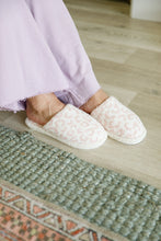 Load image into Gallery viewer, Fuzziest Feet Animal Print Slippers In Pink
