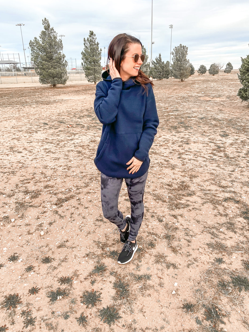 Aint No Blues, Navy Pullover MonoB