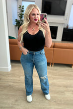 Load image into Gallery viewer, Carrie High Rise Control Top 90&#39;s Straight Jeans
