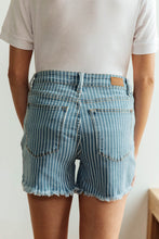 Load image into Gallery viewer, Park Striped Shorts
