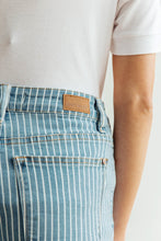 Load image into Gallery viewer, Park Striped Shorts
