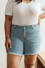 Load image into Gallery viewer, Park Striped Shorts
