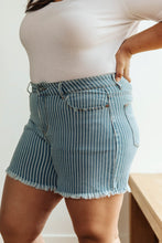 Load image into Gallery viewer, Park Striped Shorts
