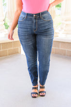 Load image into Gallery viewer, Reba Hi-Rise Clean Relaxed Fit Jeans
