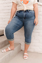 Load image into Gallery viewer, Suzie High-Rise Cuffed Capris  hi hi
