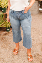 Load image into Gallery viewer, Tilly Hi-Waisted Wide Leg Judy Blue Jeans
