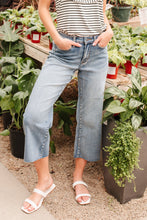 Load image into Gallery viewer, Tilly Hi-Waisted Wide Leg Judy Blue Jeans
